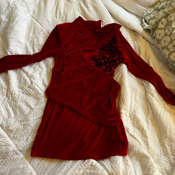 PrettyLittleThing Red Velvet Sequin Mini Dress Size 8 - Picture 4 of 5